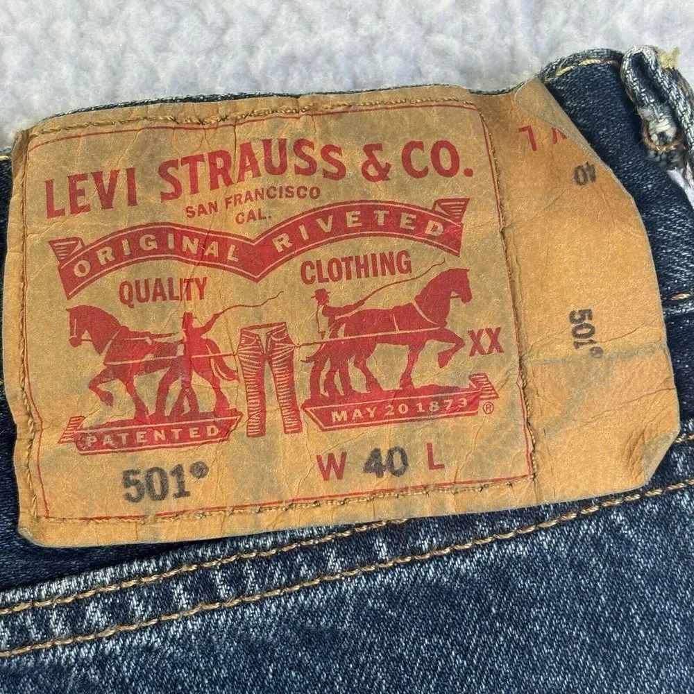 Levi's 501 Mens‎ Hemmed Shorts Size 40x9 Medium wash